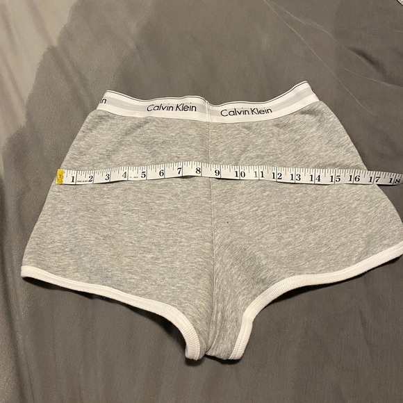Calvin Klein shorts - Picture 4 of 6